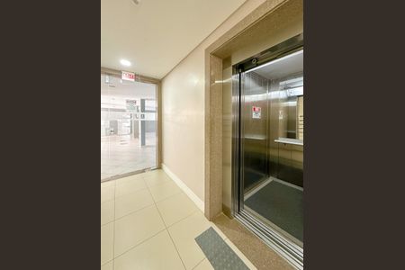 Apartamento para alugar com 80m², 2 quartos e 1 vagaHall social