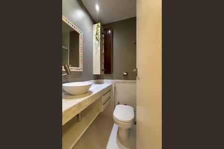 Apartamento para alugar com 83m², 2 quartos e 1 vaga Apartamento para alugar com 83m², 2 quartos e 1 vagaBanheiro social