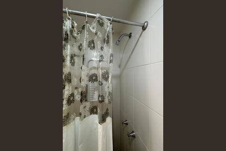 Apartamento para alugar com 83m², 2 quartos e 1 vaga Apartamento para alugar com 83m², 2 quartos e 1 vagaÁrea de serviço - banheiro