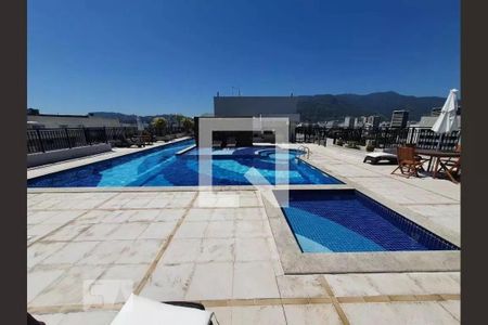 Apartamento à venda com 73m², 2 quartos e 1 vagaPiscina