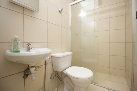 Banheiro Social de kitnet/studio para alugar com 1 quarto, 40m² em Asa Norte, Brasília