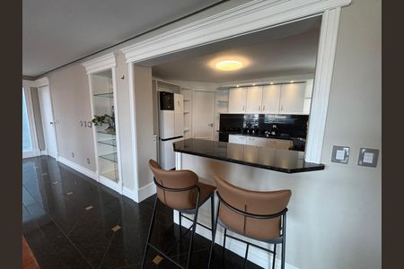 Apartamento para alugar com 169m², 2 quartos e 2 vagas Apartamento para alugar com 169m², 2 quartos e 2 vagasVaranda