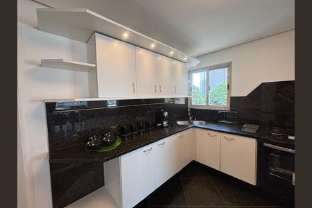 Apartamento para alugar com 169m², 2 quartos e 2 vagas Apartamento para alugar com 169m², 2 quartos e 2 vagasCozinha