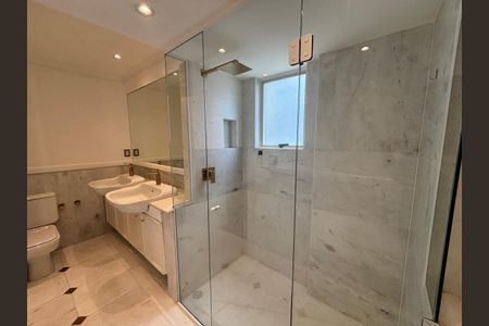 Apartamento para alugar com 169m², 2 quartos e 2 vagas Apartamento para alugar com 169m², 2 quartos e 2 vagasBanheiro da Suíte