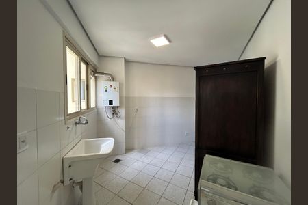 Apartamento para alugar com 169m², 3 quartos e 2 vagas Apartamento para alugar com 169m², 3 quartos e 2 vagasÁrea de Serviço