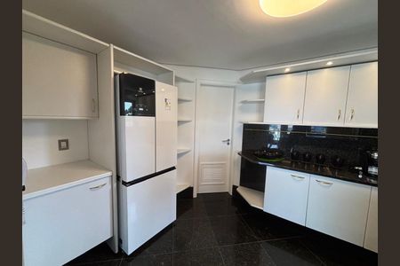 Apartamento para alugar com 169m², 2 quartos e 2 vagas Apartamento para alugar com 169m², 2 quartos e 2 vagasCozinha