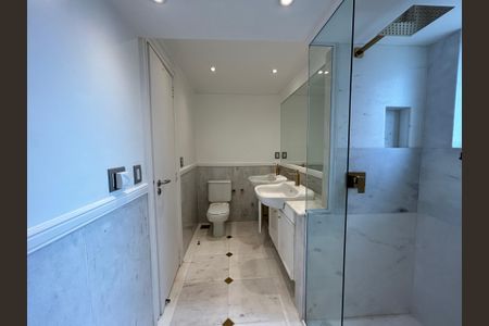 Apartamento para alugar com 169m², 3 quartos e 2 vagas Apartamento para alugar com 169m², 3 quartos e 2 vagasBanheiro da Suíte