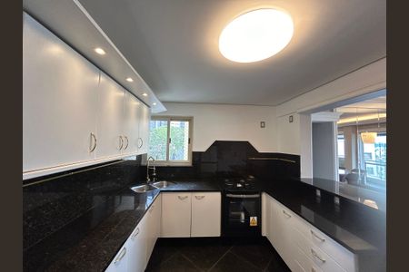 Apartamento para alugar com 169m², 3 quartos e 2 vagas Apartamento para alugar com 169m², 3 quartos e 2 vagasCozinha