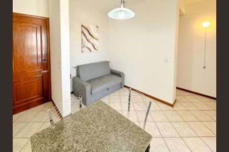 Sala de apartamento para alugar com 1 quarto, 65m² em Canasvieiras, Florianópolis