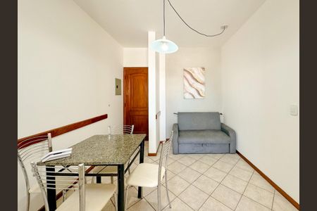 Apartamento para alugar com 65m², 1 quarto e 1 vagaSala