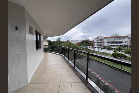 Apartamento para alugar com 120m², 3 quartos e 2 vagas Apartamento para alugar com 120m², 3 quartos e 2 vagasVaranda