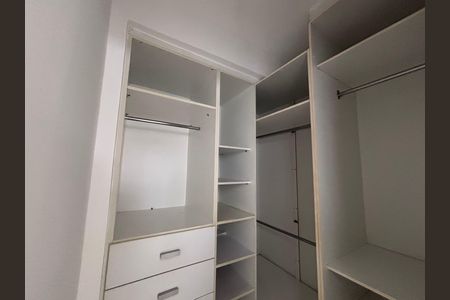 Apartamento para alugar com 120m², 3 quartos e 2 vagas Apartamento para alugar com 120m², 3 quartos e 2 vagasCloset do quarto 3