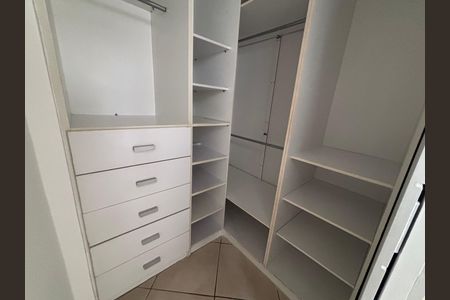 Apartamento para alugar com 120m², 3 quartos e 2 vagas Apartamento para alugar com 120m², 3 quartos e 2 vagasCloset do quarto 3