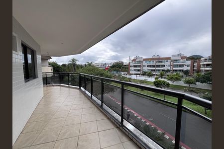 Apartamento para alugar com 120m², 3 quartos e 2 vagas Apartamento para alugar com 120m², 3 quartos e 2 vagasVaranda