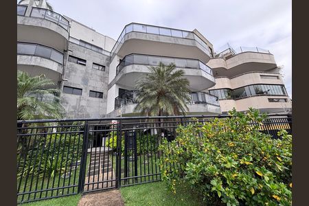 Apartamento para alugar com 120m², 3 quartos e 2 vagas Apartamento para alugar com 120m², 3 quartos e 2 vagasFachada