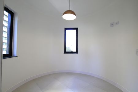 Apartamento para alugar com 3 quartos, 190m² em Aclimação, São Paulo