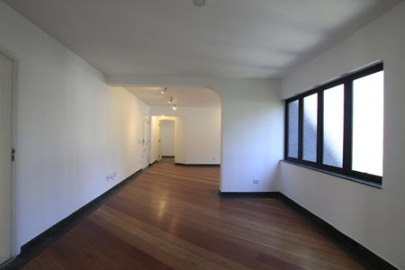 Apartamento para alugar com 3 quartos, 190m² em Aclimação, São Paulo