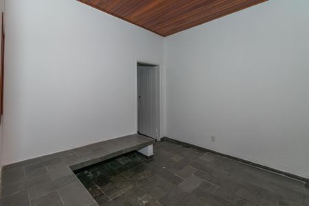 Casa à venda com 145m², 4 quartos e 2 vagasSala