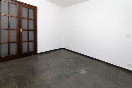 Casa à venda com 145m², 4 quartos e 2 vagasSuite