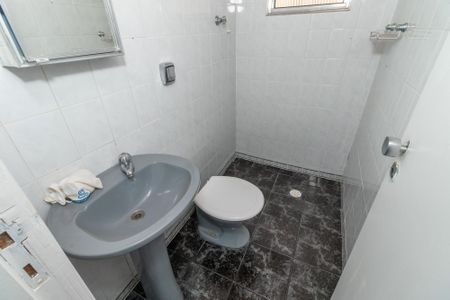 Casa à venda com 145m², 4 quartos e 2 vagasBanheiro