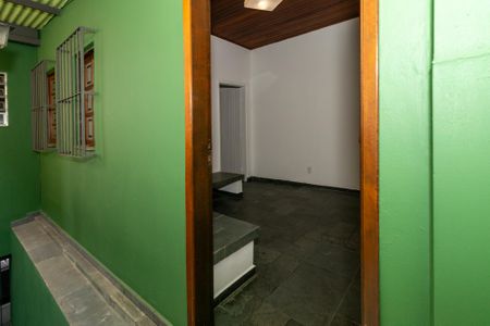 Casa à venda com 145m², 4 quartos e 2 vagasSala