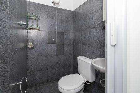 Casa à venda com 145m², 4 quartos e 2 vagasEdícula - Banheiro