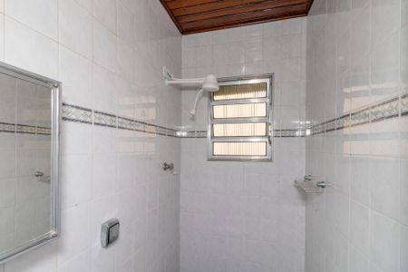 Casa à venda com 145m², 4 quartos e 2 vagasBanheiro