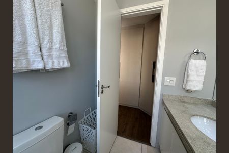 Apartamento à venda com 78m², 1 quarto e 2 vagas Apartamento à venda com 78m², 1 quarto e 2 vagasBanheiro da Suíte
