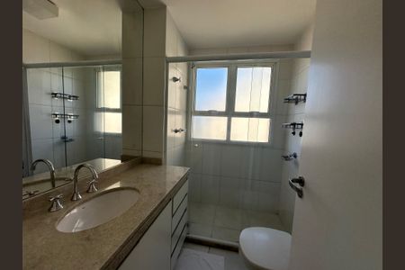 Apartamento à venda com 78m², 1 quarto e 2 vagas Apartamento à venda com 78m², 1 quarto e 2 vagasBanheiro da Suíte