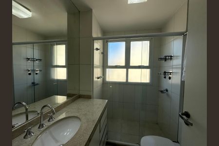Apartamento à venda com 78m², 1 quarto e 2 vagas Apartamento à venda com 78m², 1 quarto e 2 vagasSuíte