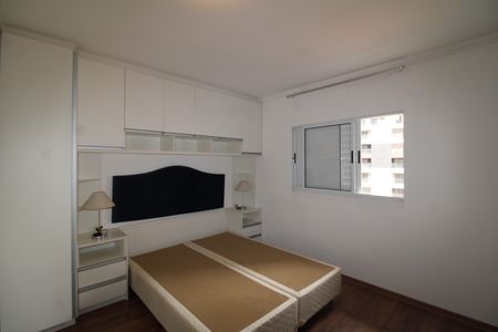 Quarto 1 de casa à venda com 2 quartos, 100m² em Vila Paulicéia, São Paulo