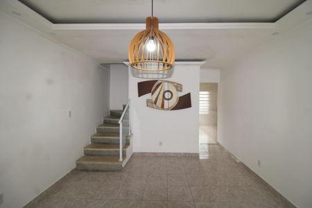 Casa à venda com 100m², 2 quartos e 1 vagaSala