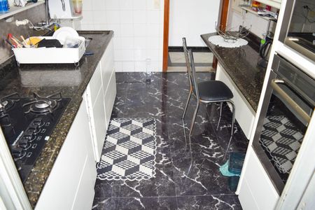 Apartamento à venda com 170m², 4 quartos e 3 vagasCozinha