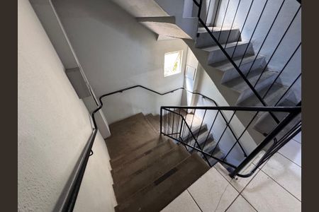 Apartamento para alugar com 42m², 2 quartos e 1 vagaEscada