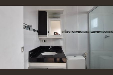 Apartamento à venda com 81m², 3 quartos e 2 vagasBanheiro da suíte