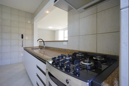 Cozinha de apartamento para alugar com 2 quartos, 85m² em Itacorubi, Florianópolis