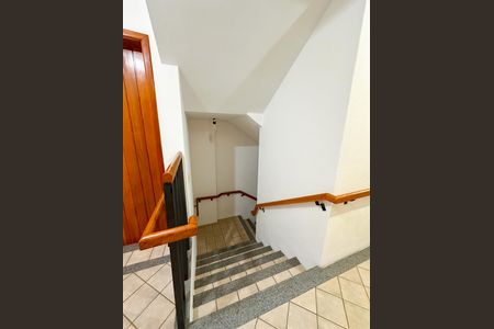 Apartamento para alugar com 85m², 2 quartos e 1 vagaEscada