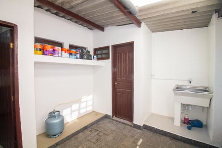 Casa à venda com 71m², 2 quartos e 2 vagasÁrea de Serviço