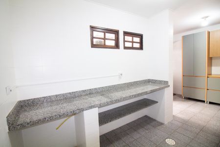 Casa à venda com 71m², 2 quartos e 2 vagasCozinha