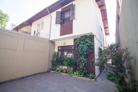 Casa à venda com 71m², 2 quartos e 2 vagasFachada