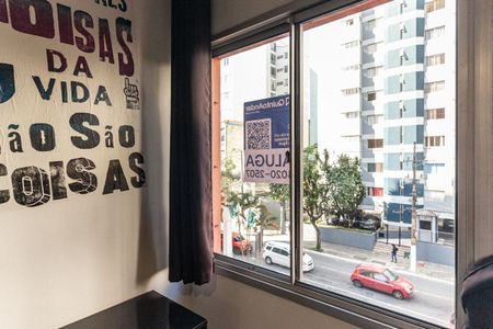 Plaquinha de kitnet/studio para alugar com 1 quarto, 30m² em Campos Elíseos, São Paulo