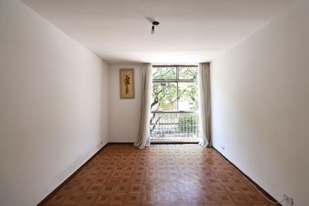 Apartamento à venda com 80m², 3 quartos e 1 vaga Apartamento à venda com 80m², 3 quartos e 1 vagaSala