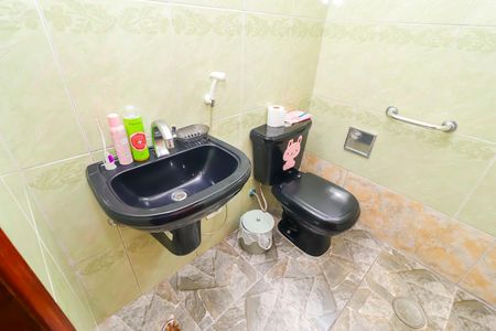 Casa à venda com 165m², 3 quartos e 1 vagaBanheiro 1