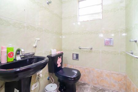 Casa à venda com 165m², 3 quartos e 1 vagaBanheiro 1