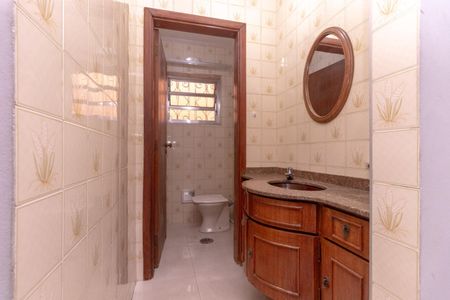 Lavabo de casa para alugar com 4 quartos, 255m² em Jardim Piqueroby, São Paulo