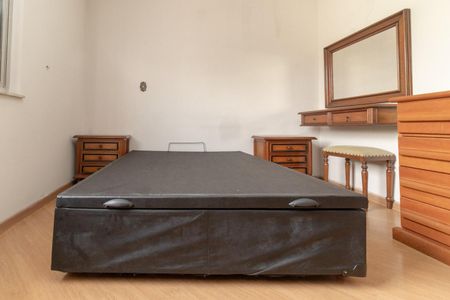 Suíte de casa para alugar com 4 quartos, 255m² em Jardim Piqueroby, São Paulo