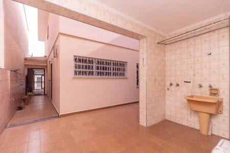 Área de Serviço de casa para alugar com 4 quartos, 255m² em Jardim Piqueroby, São Paulo