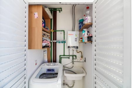 Apartamento para alugar com 48m², 2 quartos e 1 vaga Apartamento para alugar com 48m², 2 quartos e 1 vagaVaranda e Área de Serviço