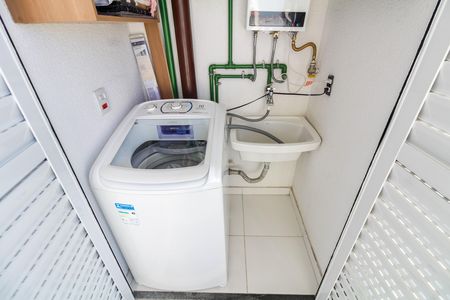 Apartamento para alugar com 48m², 2 quartos e 1 vaga Apartamento para alugar com 48m², 2 quartos e 1 vagaVaranda e Área de Serviço
