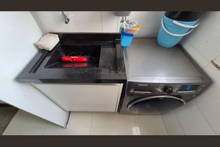 Apartamento à venda com 59m², 2 quartos e 1 vagaArea de serviço